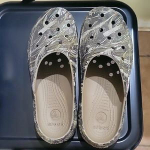 Crocs, size 6, camouflage
